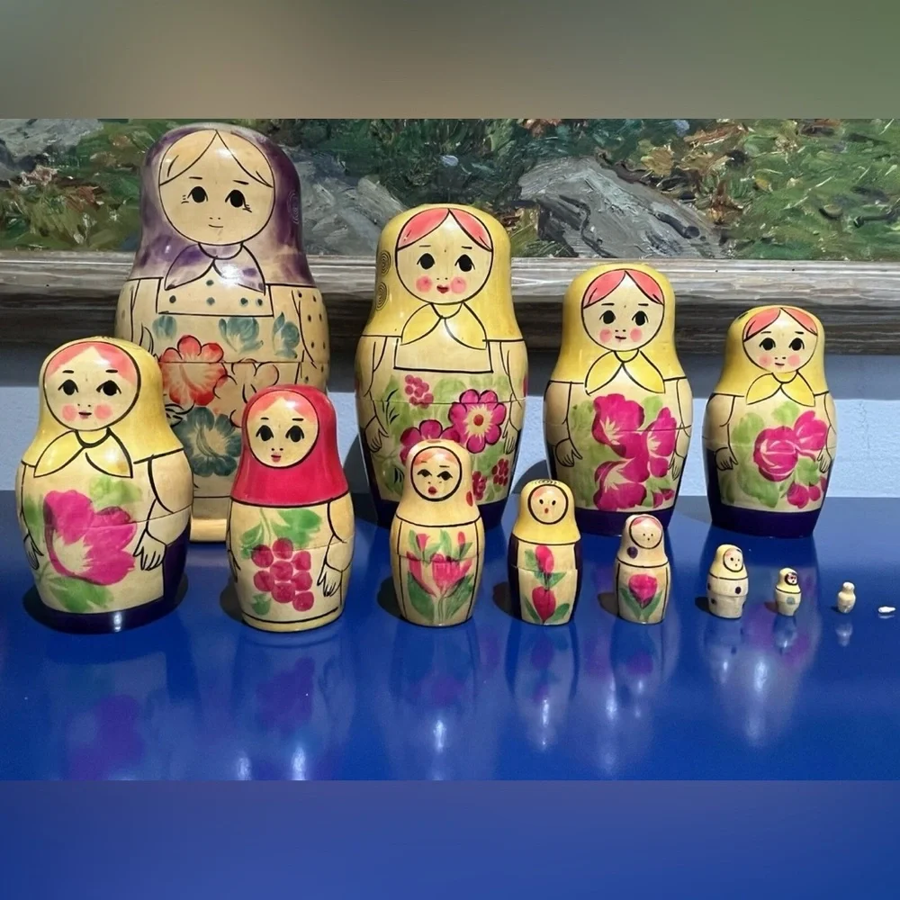 Russian Matryoshka Blonde Babushka Nesting Dolls Wood 13 Pcs Floral Vintage